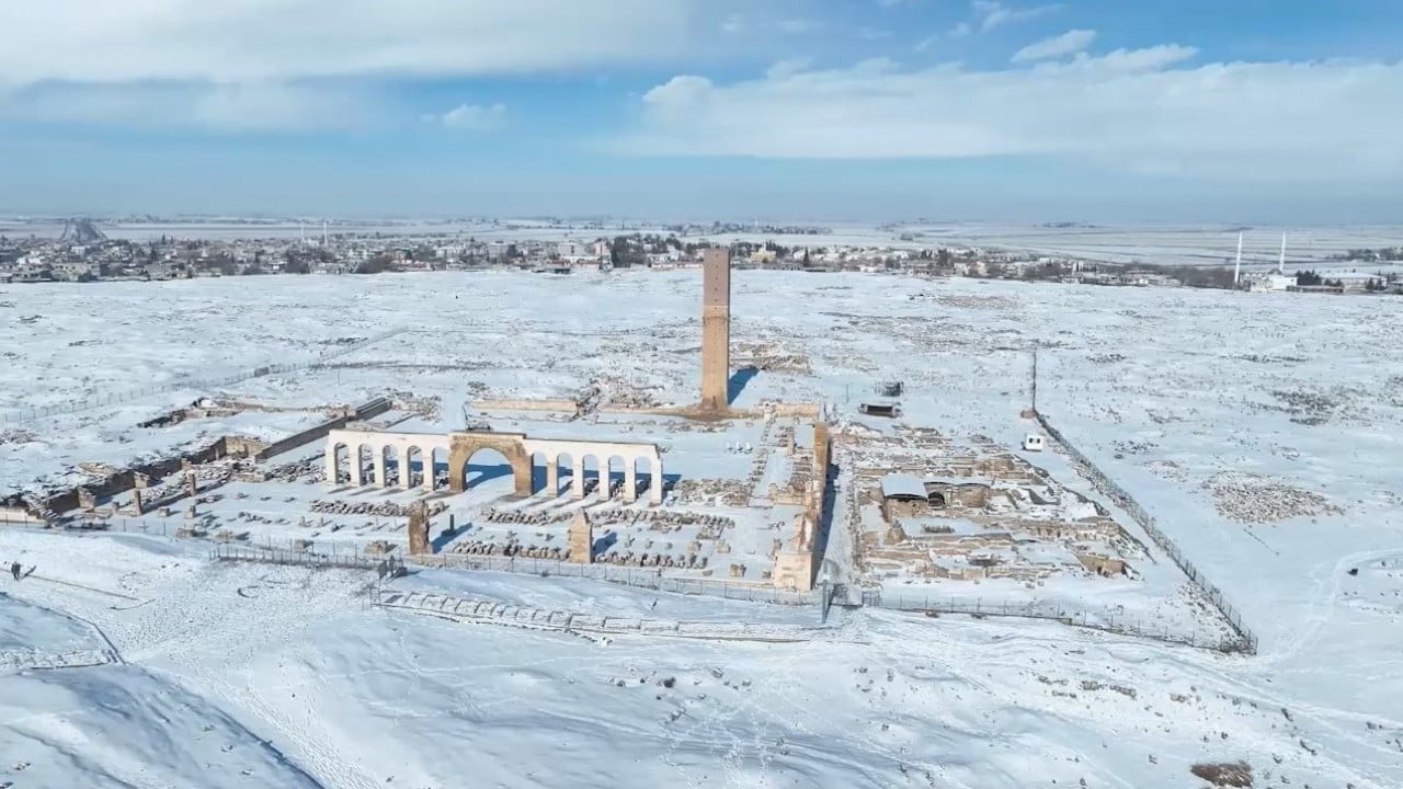 UNESCO Dünya Mirası Geçici Listesi'nde yer alıyor! Konik kubbeli evlerde kar manzarası