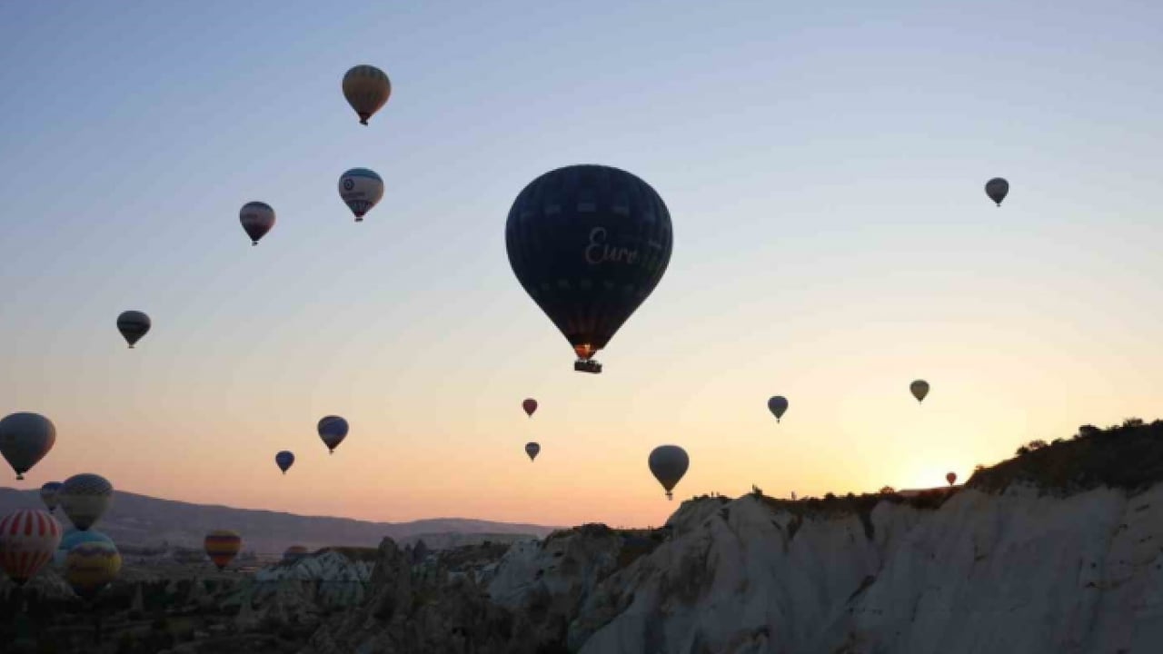 Foto - UNESCO mirası Kapadokya rüzgarı: Sıcak hava balon turlarına yoğun ilgi
