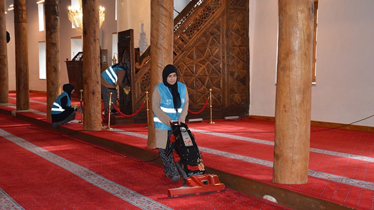 Foto - UNESCO tescilli 8 asırlık Sivrihisar Ulu Cami ramazana hazır