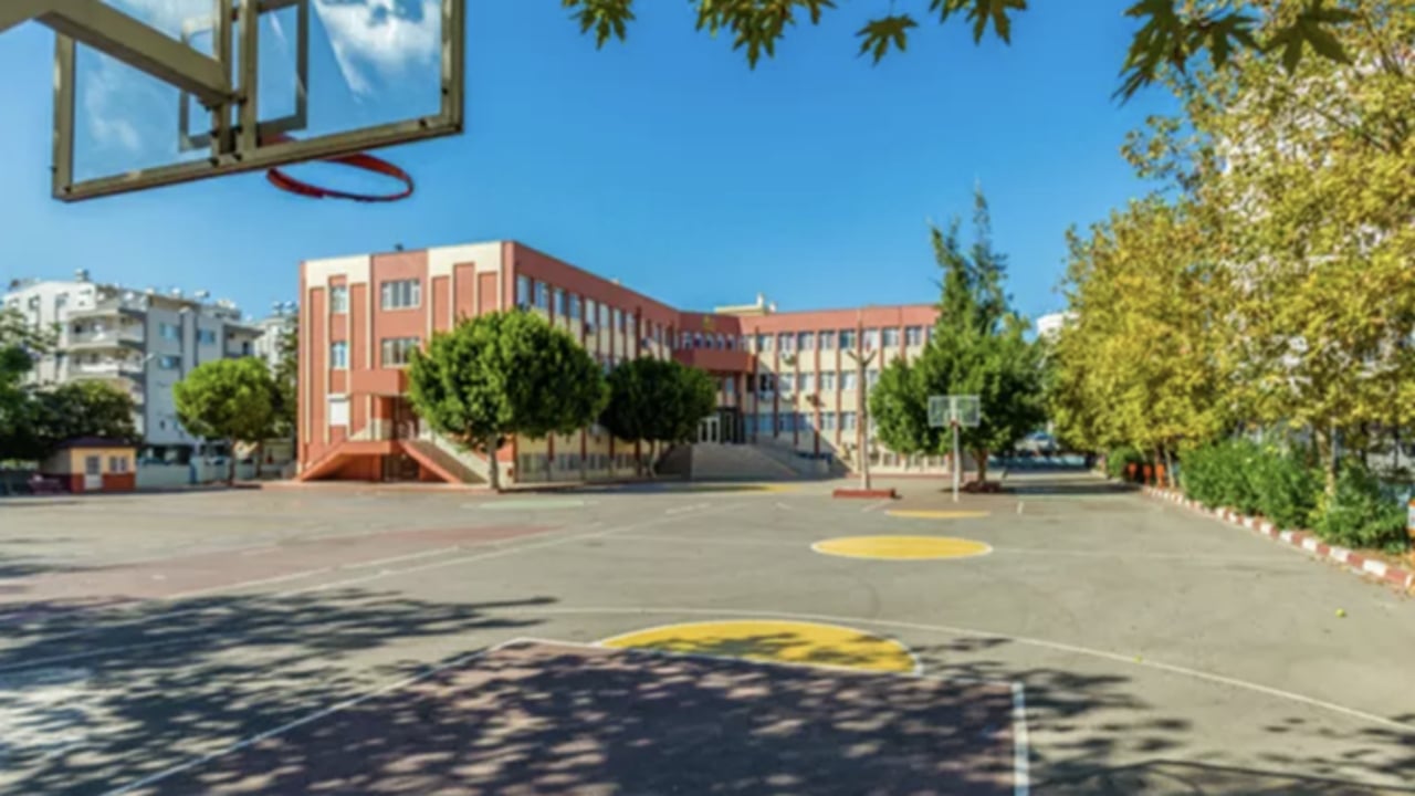 Foto - Üniforma zorunlu, velilere giriş yasak... İşte katliamlar sonrası okullardaki yeni güvenlik önlemleri