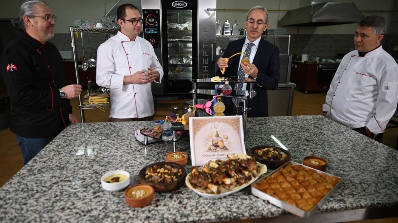 Foto - Üniversite öğrencilerinden yeni pazarlama taktiği! Osmanlı yemekleri 