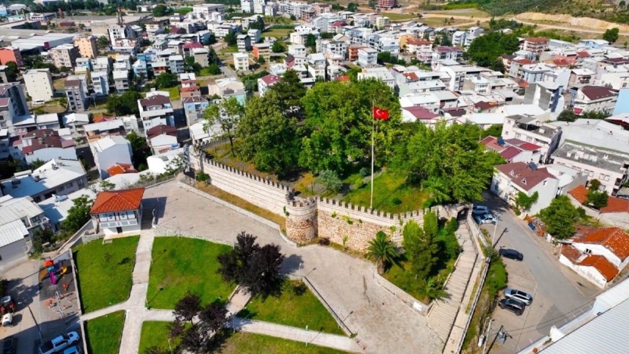 Üniversite öğrencilerinin ulaşım kartları belediyeden!