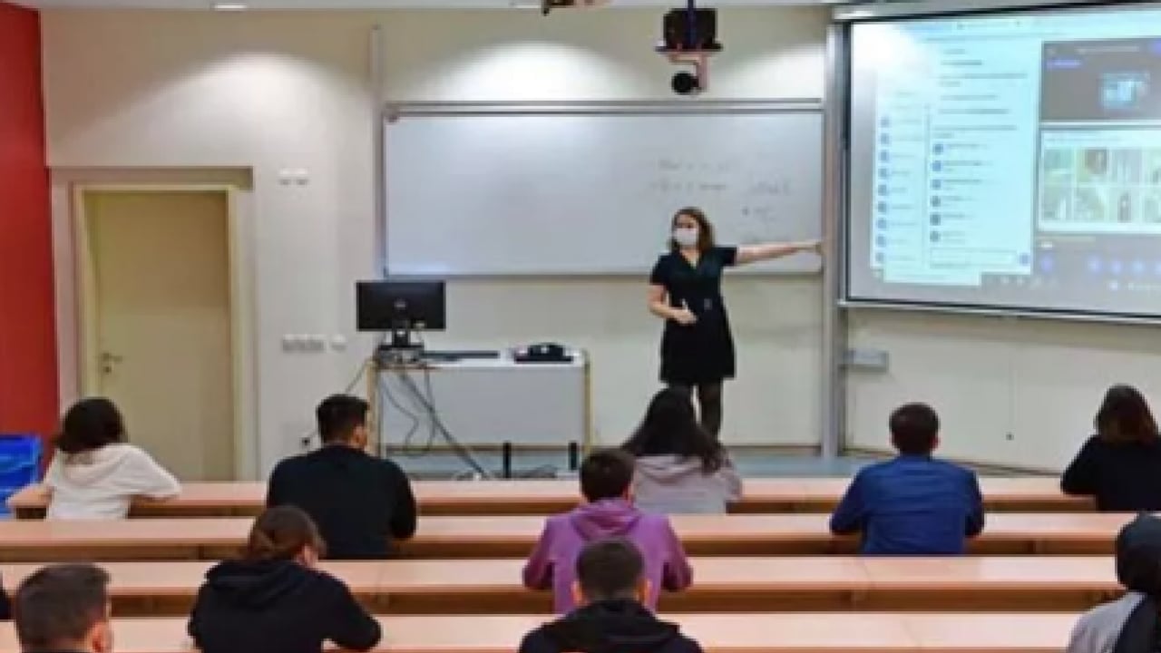 Foto - Canlı yayında duyurdu: Üniversitelerde eğitim süresi kısalıyor! Türkiye'de ilk defa uygulanacak