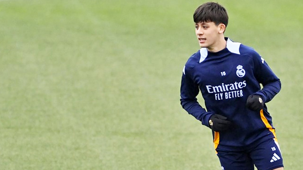 Foto - Ünlü dev iki takımın maçında Arda Güler sürprizi yaşandı! 66. dakikada oyundan çıkan Arda Güler neye uğradığını şaşırdı