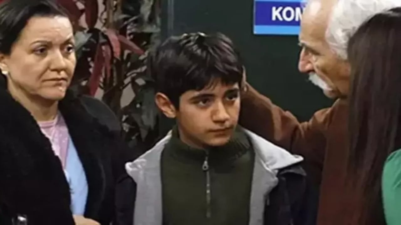 Ünlü dizide çocuk oyuncuydu! Ozan Uğurlu, son haliyle herkesi şaşkına çevirdi
