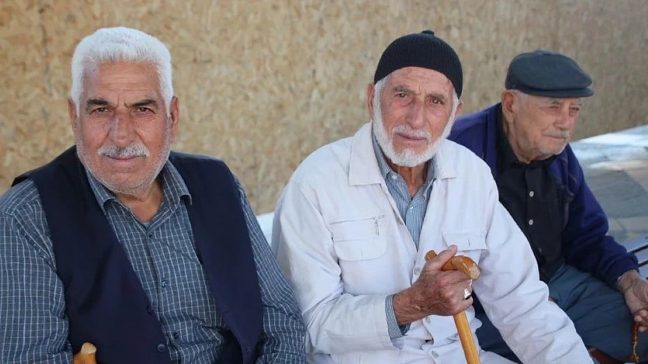 Foto - Ünlü ekonomist 'Ankara'dan son dakika kulisi' diyerek emeklilere ilan edilecek gelişmeyi duyurdu