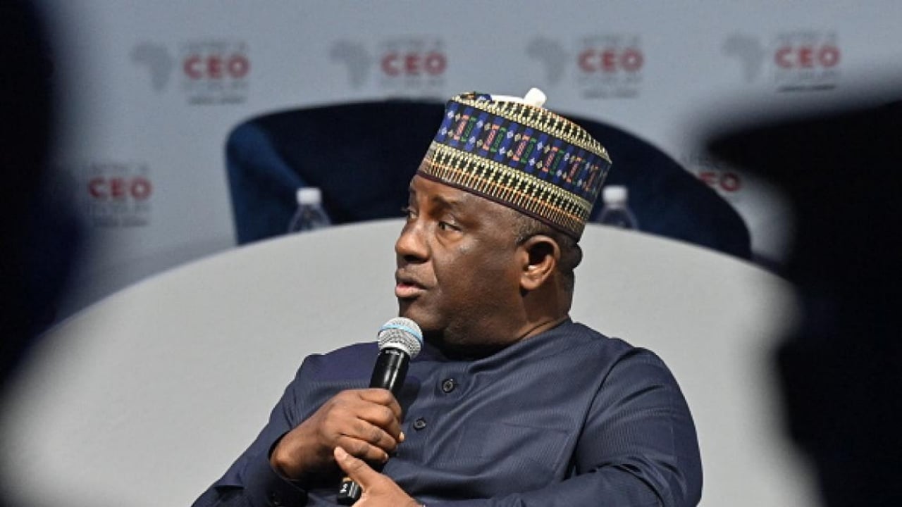 Foto - Ünlü işadamı, çalışanlarını paraya boğdu! Kişi başı 30’ar milyon lira prim dağıttı