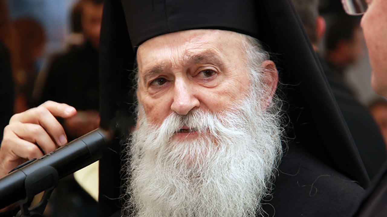 Foto - Ünlü rahipten gündem olan sözler: Köpek peşinde koşacağınıza huzurevlerine gidin