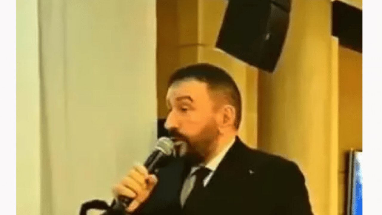 Foto - Ünlü şarkıcı dinleyiciye kızdı sahneyi terk etti: 'Ne dedin sen'