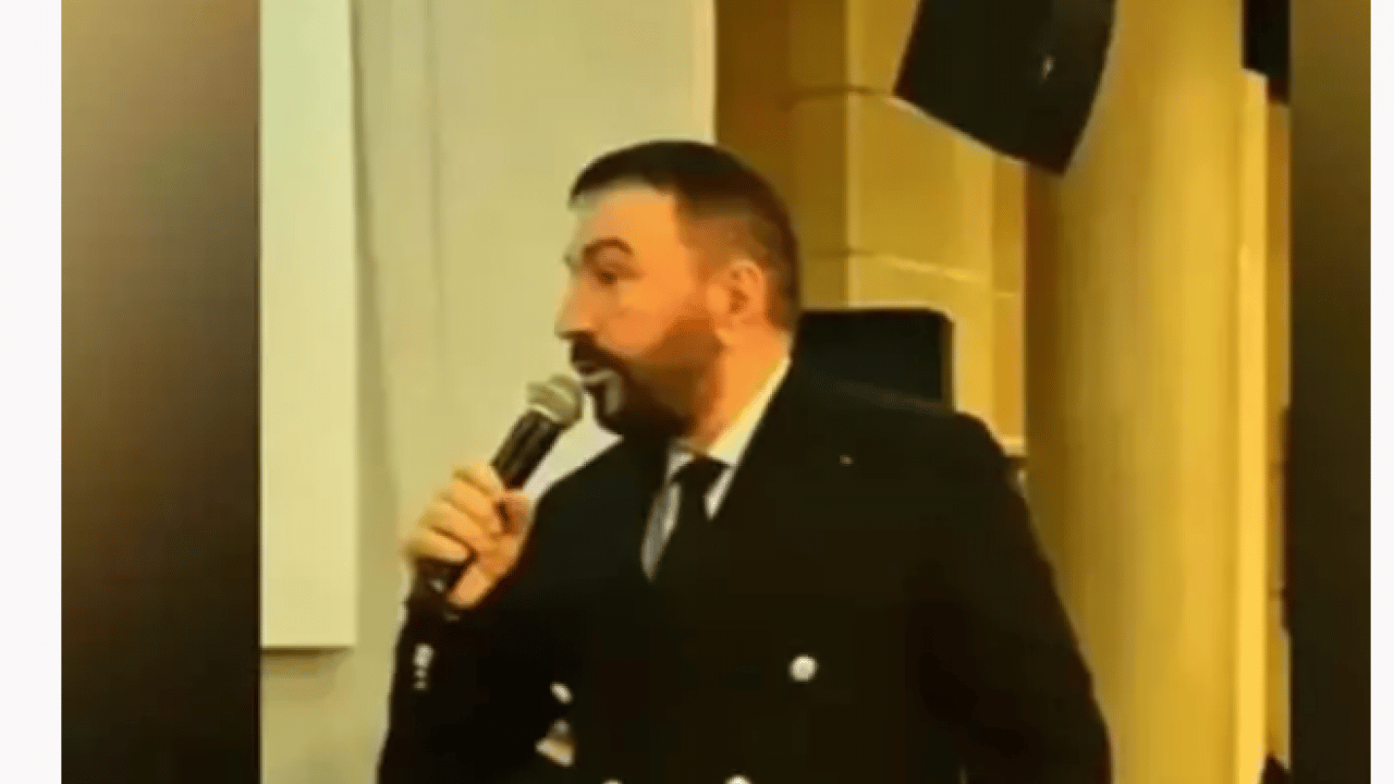 Foto - Ünlü şarkıcı dinleyiciye kızdı sahneyi terk etti: 'Ne dedin sen'