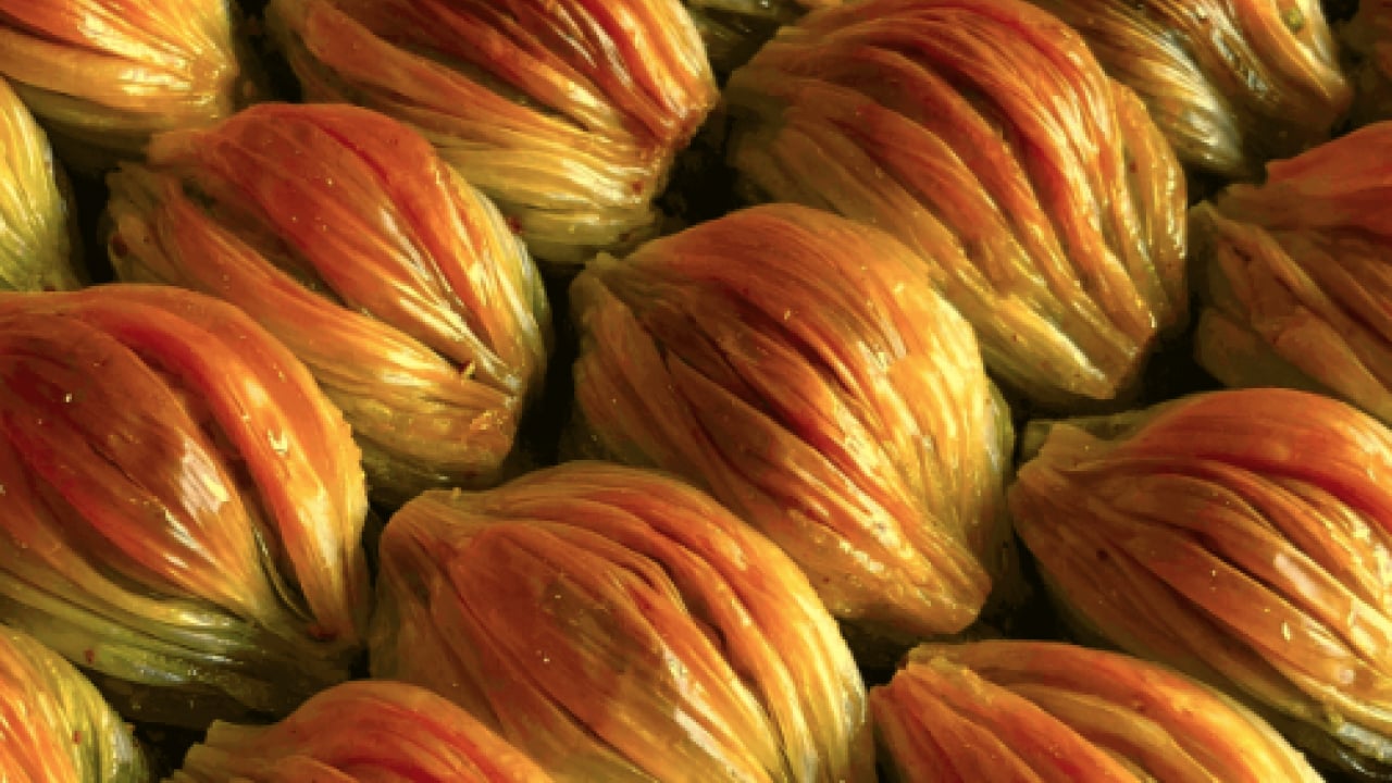 Foto - Ünlü şeften midye baklava tarifi: Dışı çıtır içi irmik! İftara nefis şerbetli tatlı