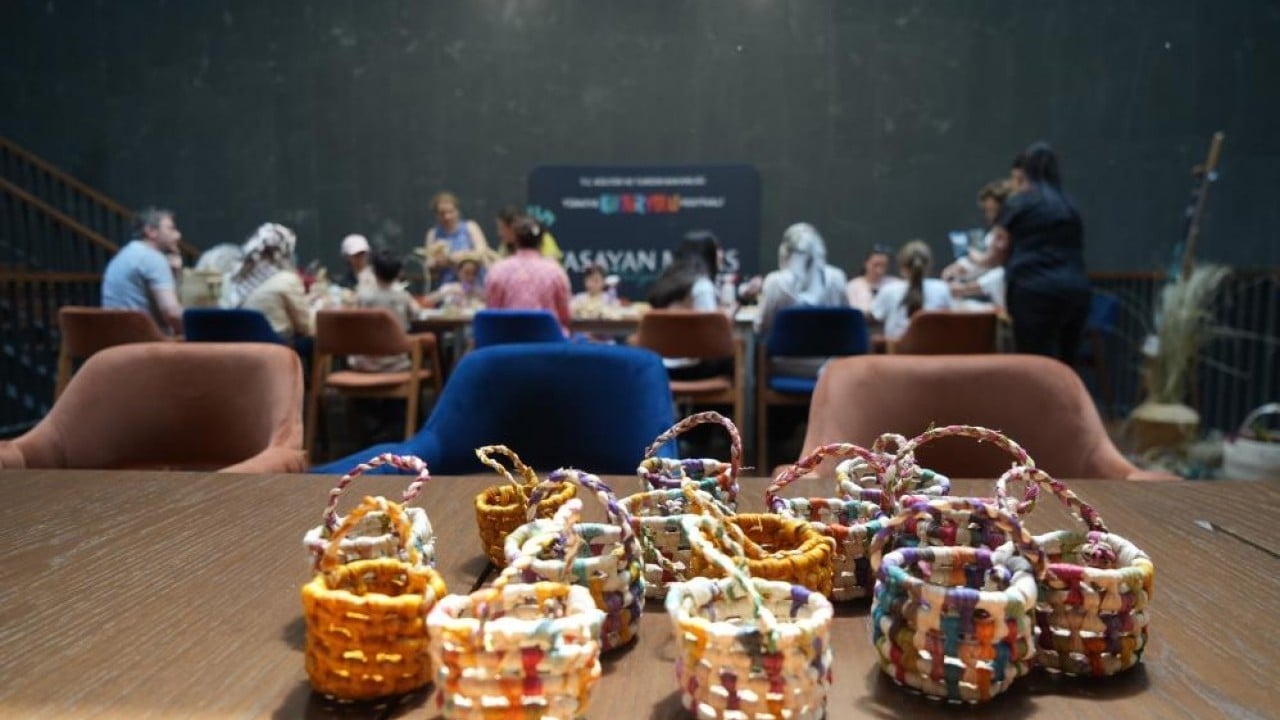 Foto - Unutulmaya yüz tuttu Plastik poşete yenilen zembil aksesuar oldu