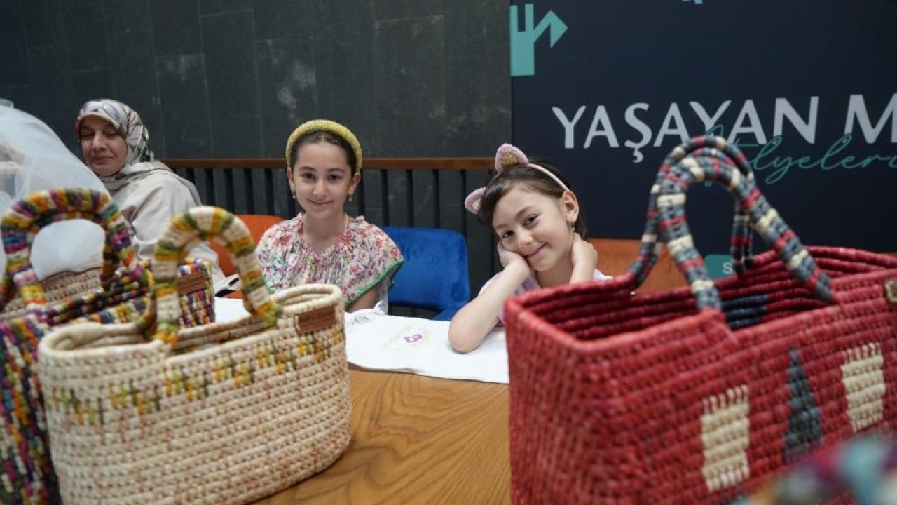 Foto - Unutulmaya yüz tuttu Plastik poşete yenilen zembil aksesuar oldu