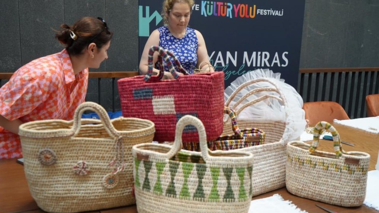Unutulmaya yüz tuttu Plastik poşete yenilen zembil aksesuar oldu