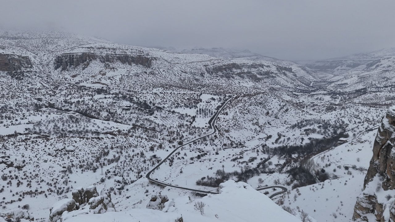 Foto - Unutulmaz manzara! 65 milyon yıllık vadide kar büyüsü