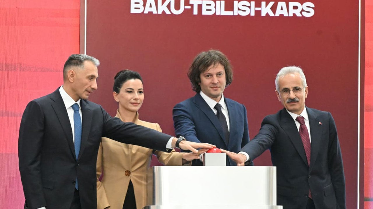 Foto - Uraloğlu: Geleceği şekillendiriyoruz! Bakü-Tiflis-Kars Demiryolu Hattı resmen açıldı