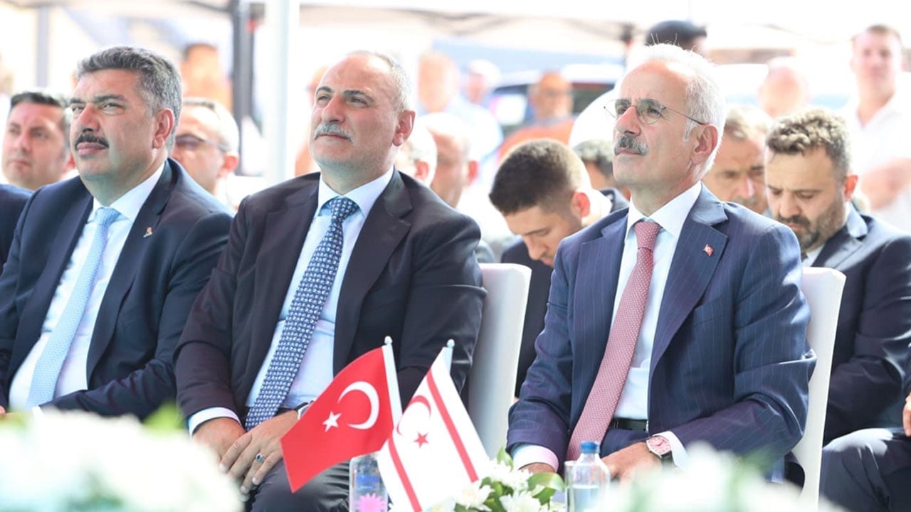 Foto - Uraloğlu, tüm Doğu Akdeniz'de kuş uçurtmayacak izinsiz sistemi KKTC'de açtı: Bir karış toprağımız neyi ifade ediyorsa denizlerimizin bir damla suyu da aynı!