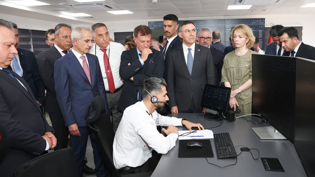 Foto - Uraloğlu, tüm Doğu Akdeniz'de kuş uçurtmayacak izinsiz sistemi KKTC'de açtı: Bir karış toprağımız neyi ifade ediyorsa denizlerimizin bir damla suyu da aynı!