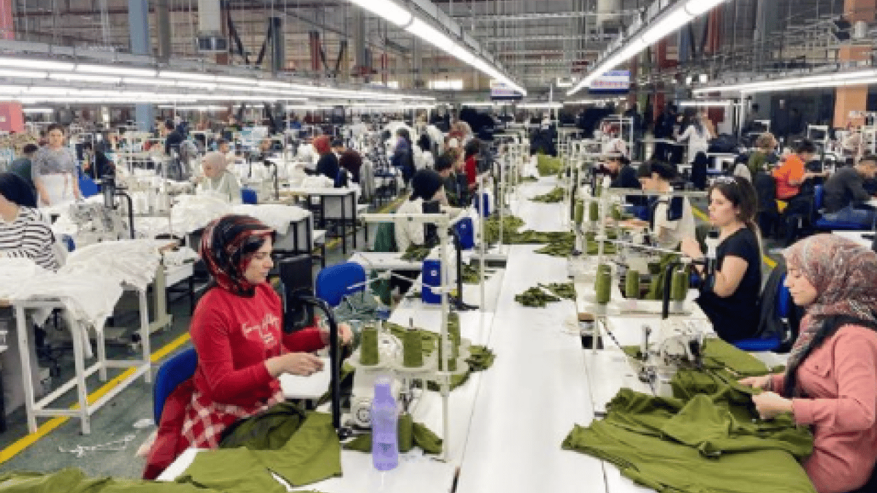 Foto - ‘Üretim durdu’ diyen alçaklara gelsin: Türk tekstili 181 farklı noktaya ihraç ediliyor