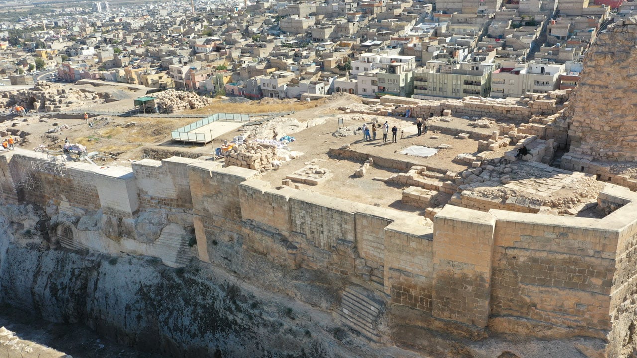 Foto - Urfa Kalesi’nde gizli tarih! 1500 yıllık mozaik sırlarıyla ortaya çıktı