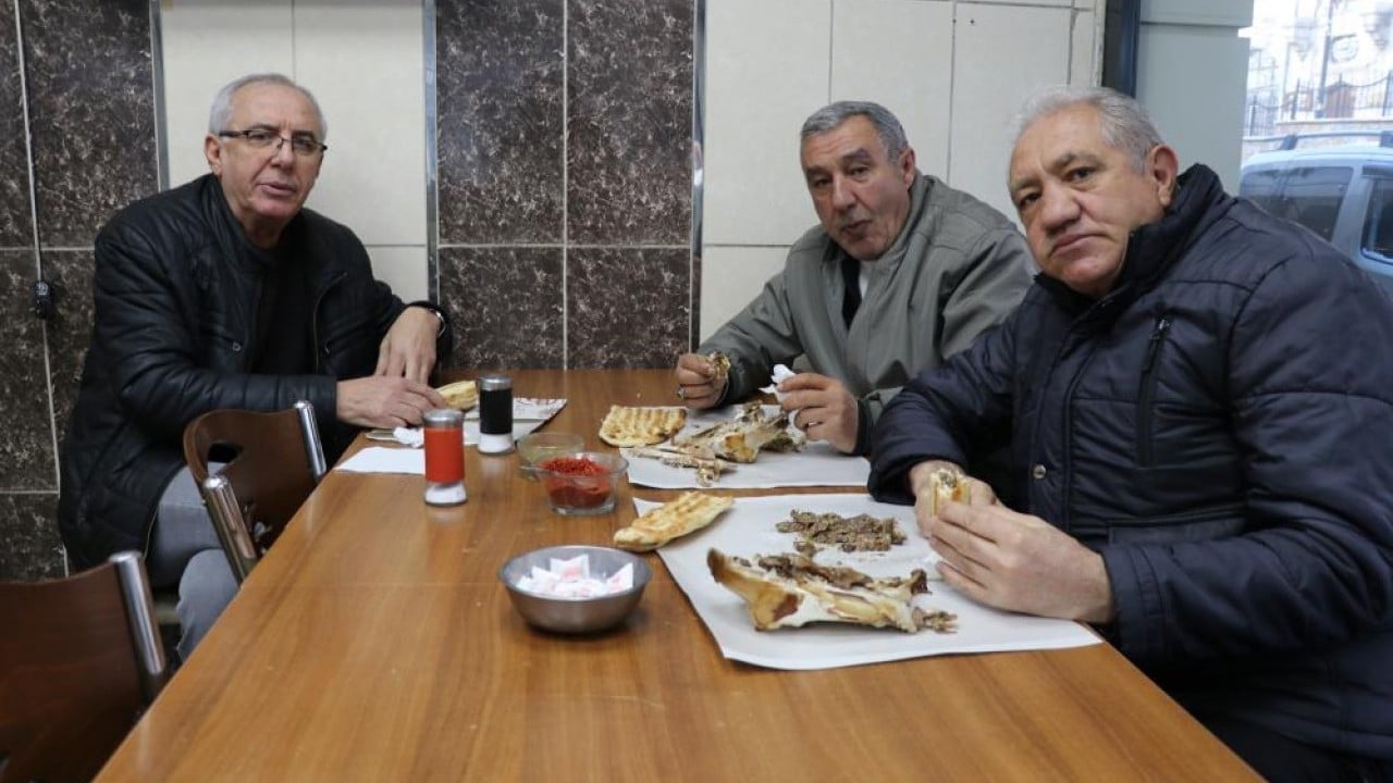 Foto - Ürkütücü görüntüsüne rağmen afiyetle tüketiliyor