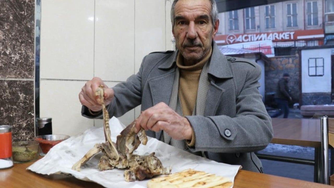 Foto - Ürkütücü görüntüsüne rağmen afiyetle tüketiliyor