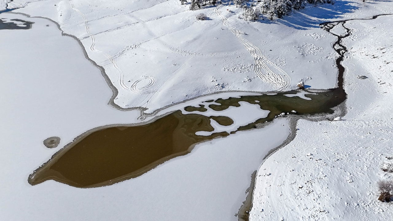 Foto - Uşak'ta kış masalı! Dondurucu gece sonrası manzara değişti