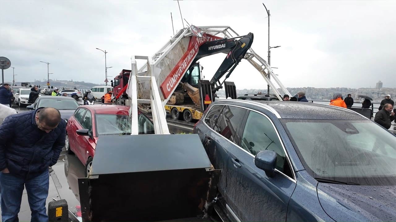 Üsküdar'da ortalık savaş alanına döndü