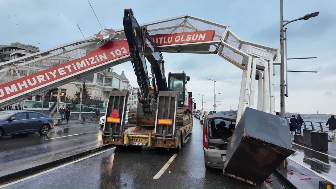 Foto - Üsküdar'da ortalık savaş alanına döndü