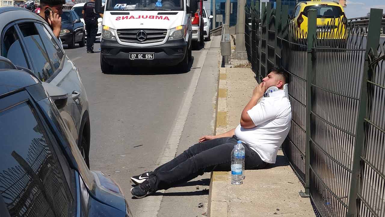 Foto - Üst geçitte zincirleme kaza! 'Kaçla geliyordu bilmiyorum'
