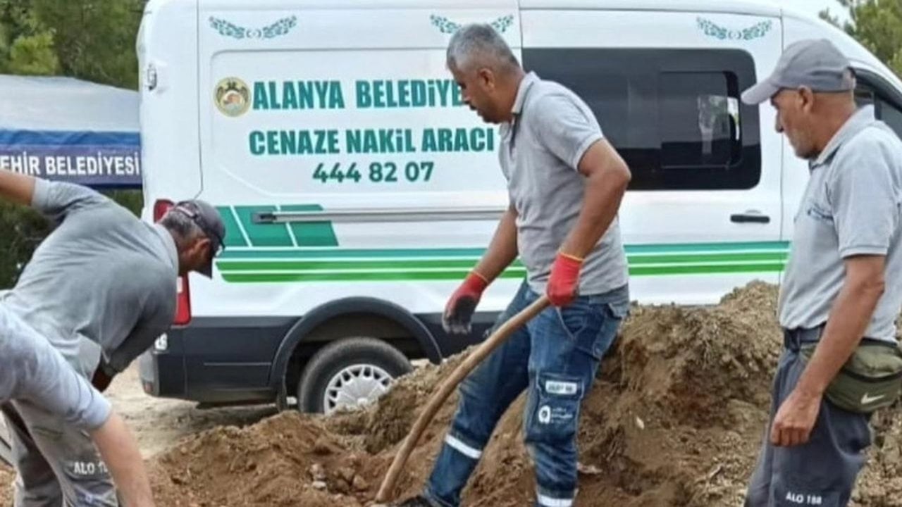 Usta oyuncuya büyük vefasızlık! Cenazesine kimse gelmeyince, belediye görevlileri defnetti