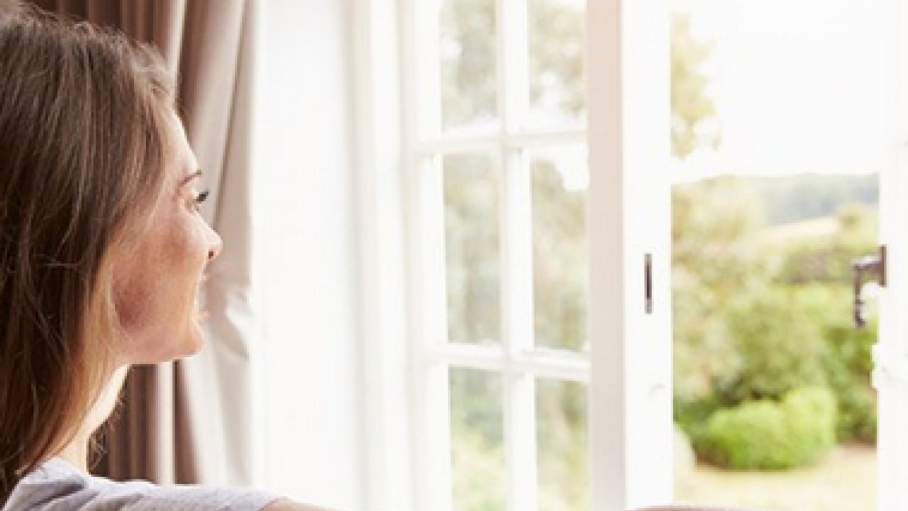 Foto - Uyanır uyanmaz... Evi havalandırırken bu hatayı yapmayın: Dışarıdaki tüm kir içeri giriyor