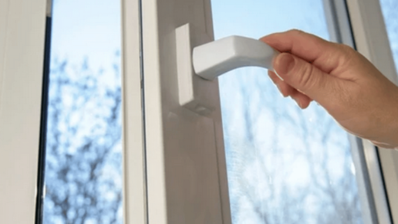 Foto - Uyanır uyanmaz... Evi havalandırırken bu hatayı yapmayın: Dışarıdaki tüm kir içeri giriyor