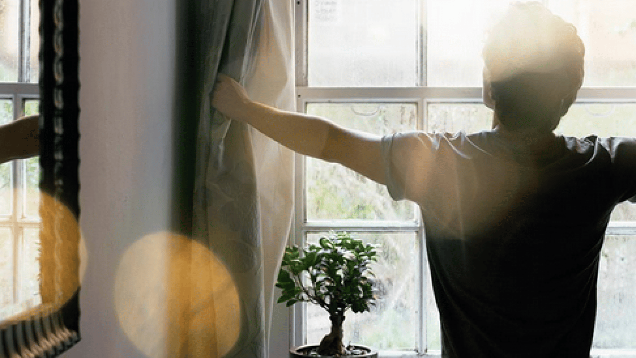 Foto - Uyanır uyanmaz... Evi havalandırırken bu hatayı yapmayın: Dışarıdaki tüm kir içeri giriyor