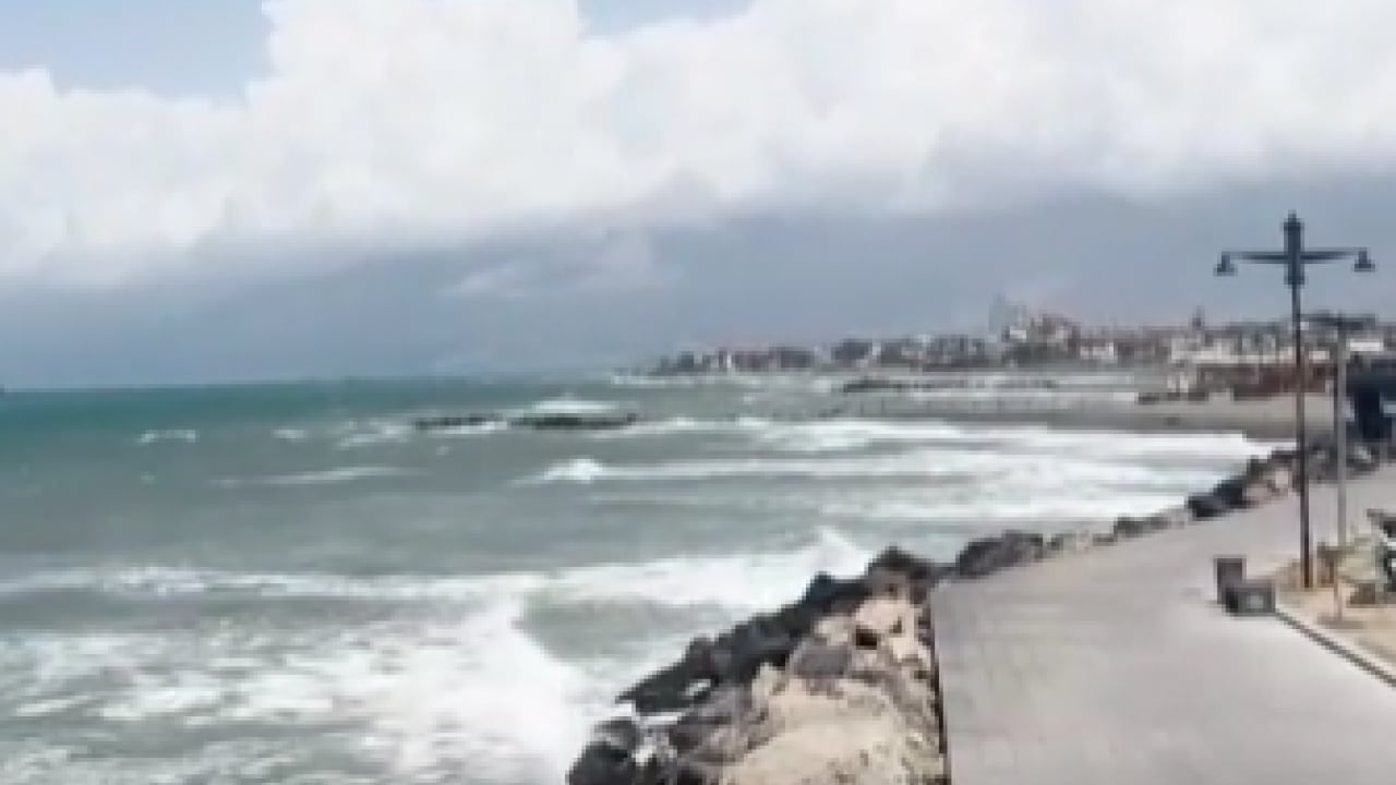 Foto - Uyarılara kulak asmadı! Hatay'da yürekleri ağza getiren anlar!