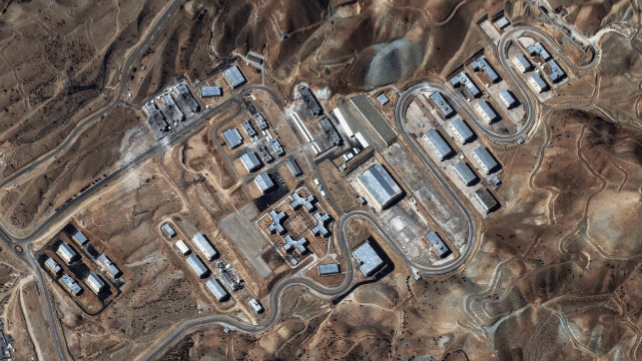 Foto - Uydu görüntüleri ortaya çıktı! İran'ın yeraltı tesisleri hedefte