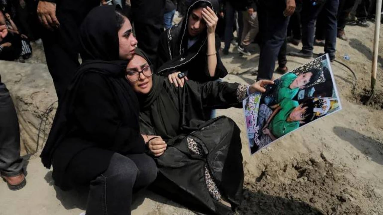 Foto - Uydu görüntüleri tespit etti! İran’da 175 çocuğun öldürüldüğü ilkokul katliamından ABD füzesi çıktı