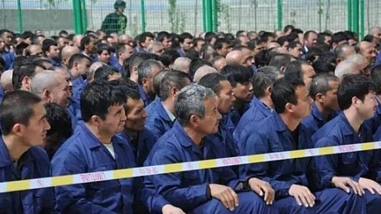 Foto - Uygurlulara yapılan zulmü tek tek anlattı! Doğu Türkistan’daki kamplardan sorumlu Çinli polisten kan donduran itiraflar
