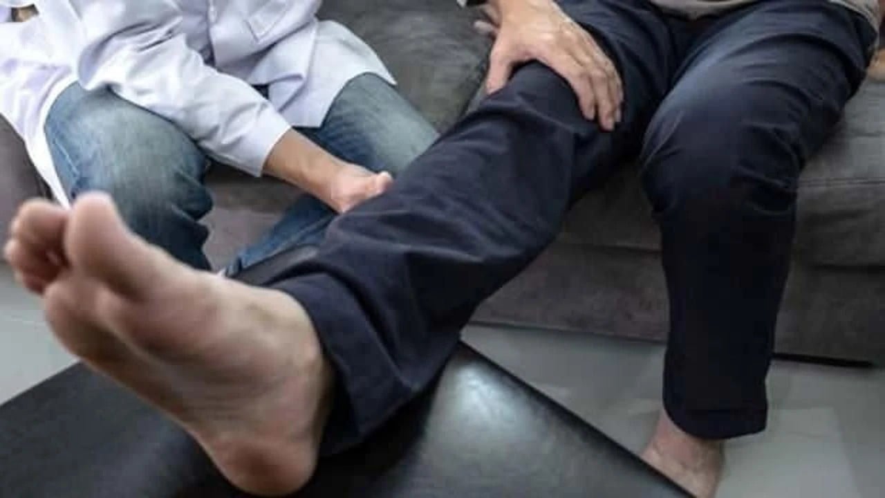 Uykuda tekme atmak masum değil