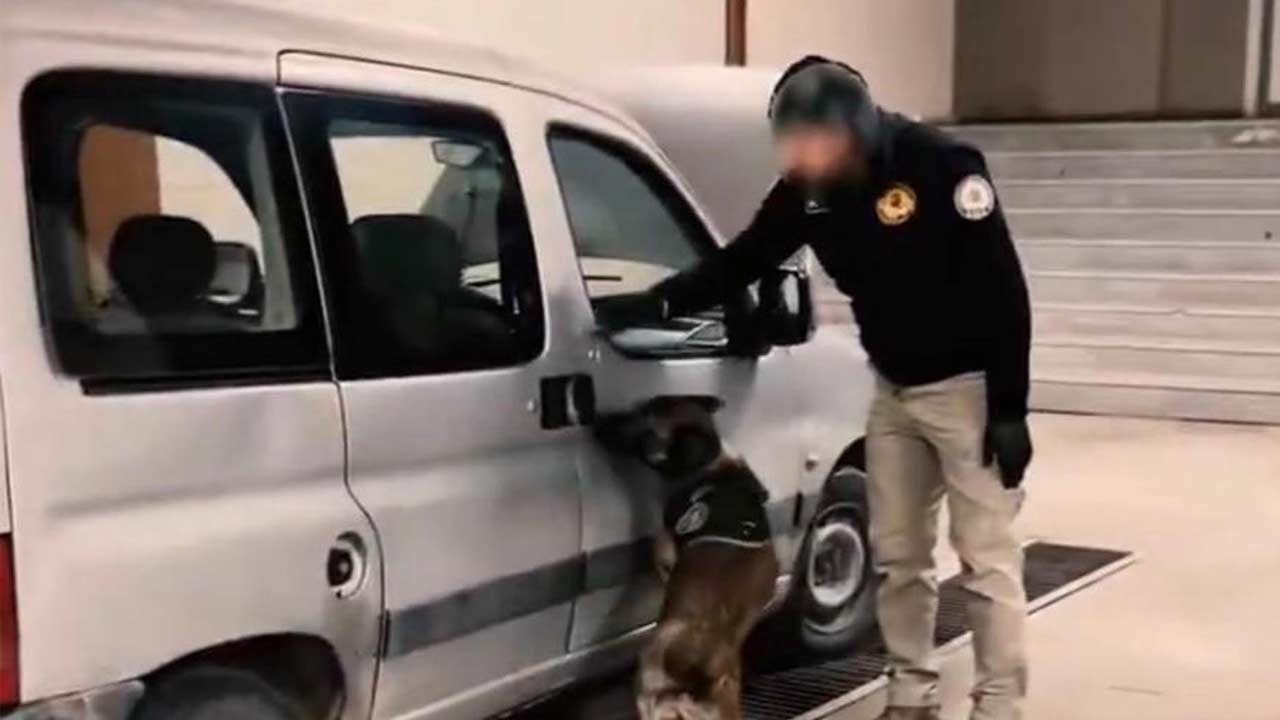 Foto - Uyuşturucuyu sakladıkları bölme pes dedirtti