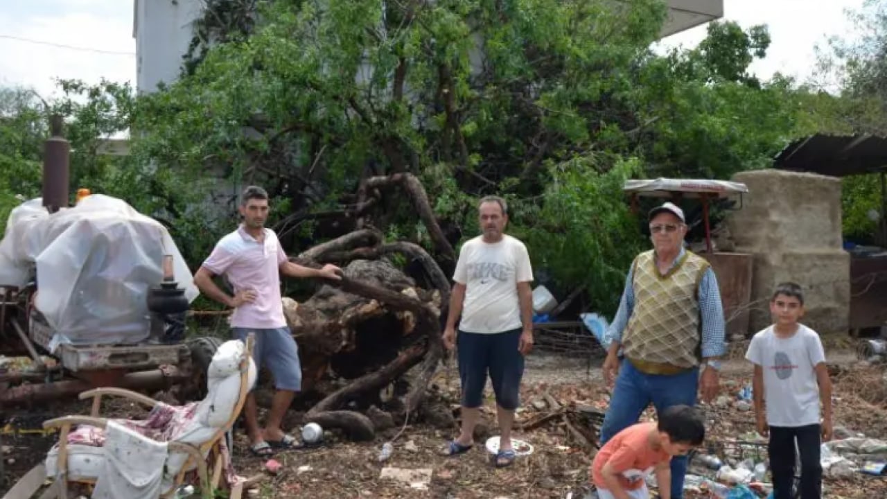 Foto - Üzerinden fil sürüsü geçmiş gibi! Antalya'da bilanço ortaya çıktı!