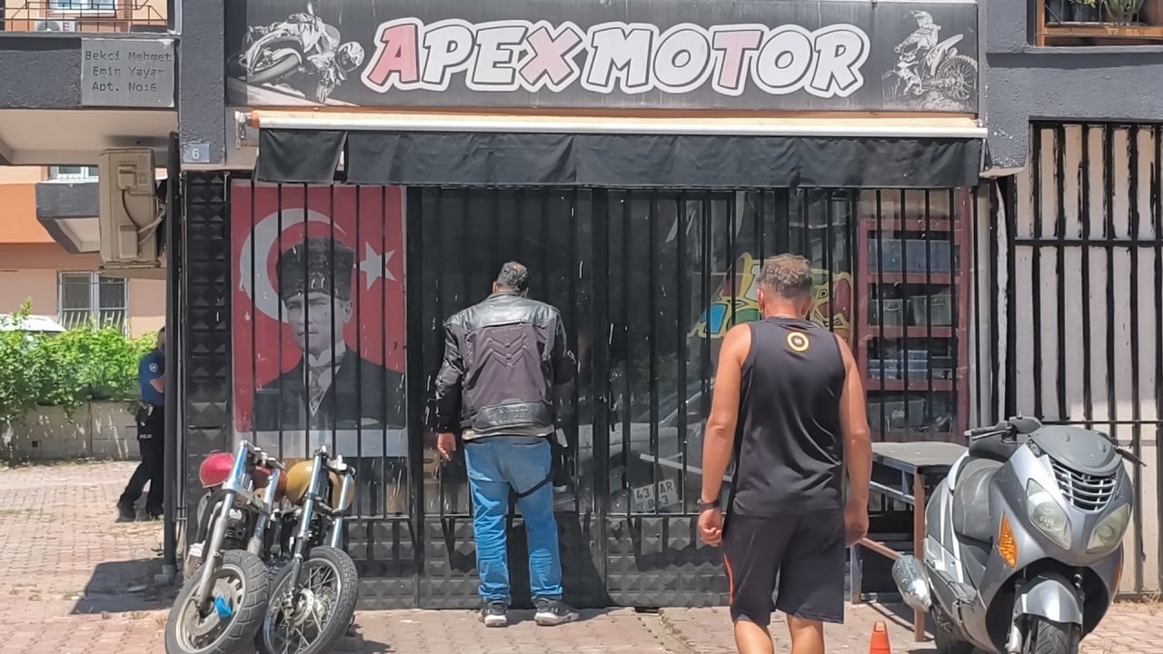 Foto - Üzerine benzin döktü, kendini dükkana kilitledi! 'Ben söz verdim mi tutarım'