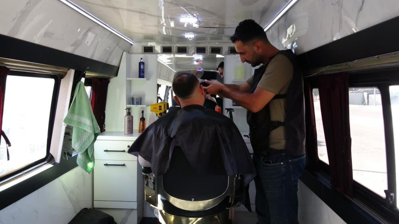 Uzman çavuşluktan mobil berberliğe yatay geçiş yaptı