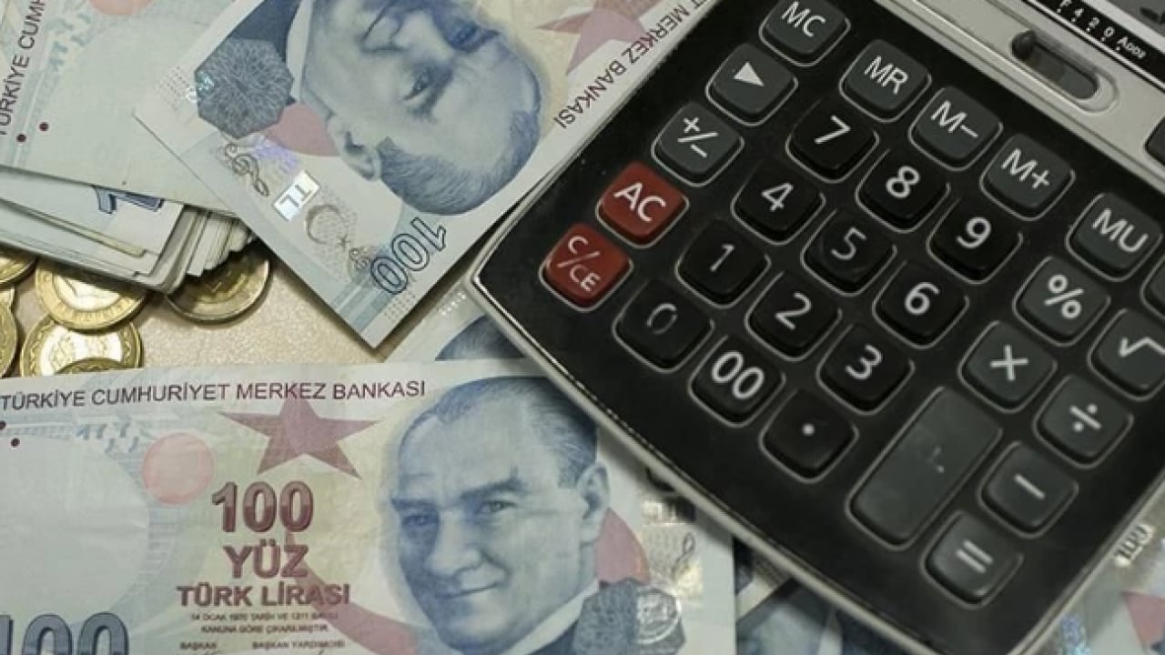 Foto - Uzman isim açıkladı! Çalışan emeklinin maaşı kesilir mi