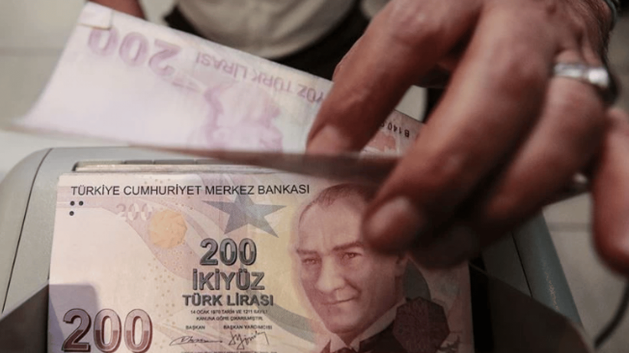 Foto - Uzman isim ‘güçlü duyumlar’ diyerek açıkladı! İşte merakla beklenen emekli bayram ikramiyesi