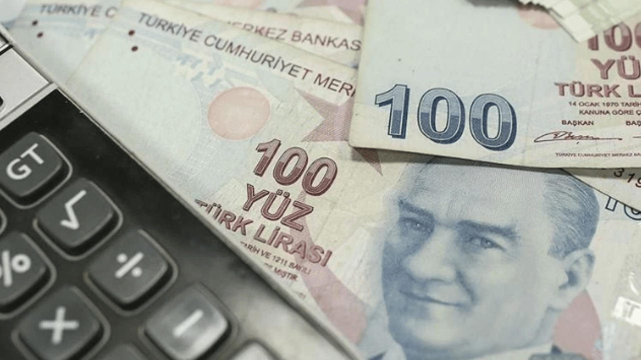 Foto - Uzman isim ‘güçlü duyumlar’ diyerek açıkladı! İşte merakla beklenen emekli bayram ikramiyesi