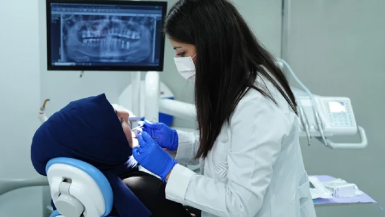 Uzmanı uyardı: Gülümseme uğruna sağlığınızdan olmayın!