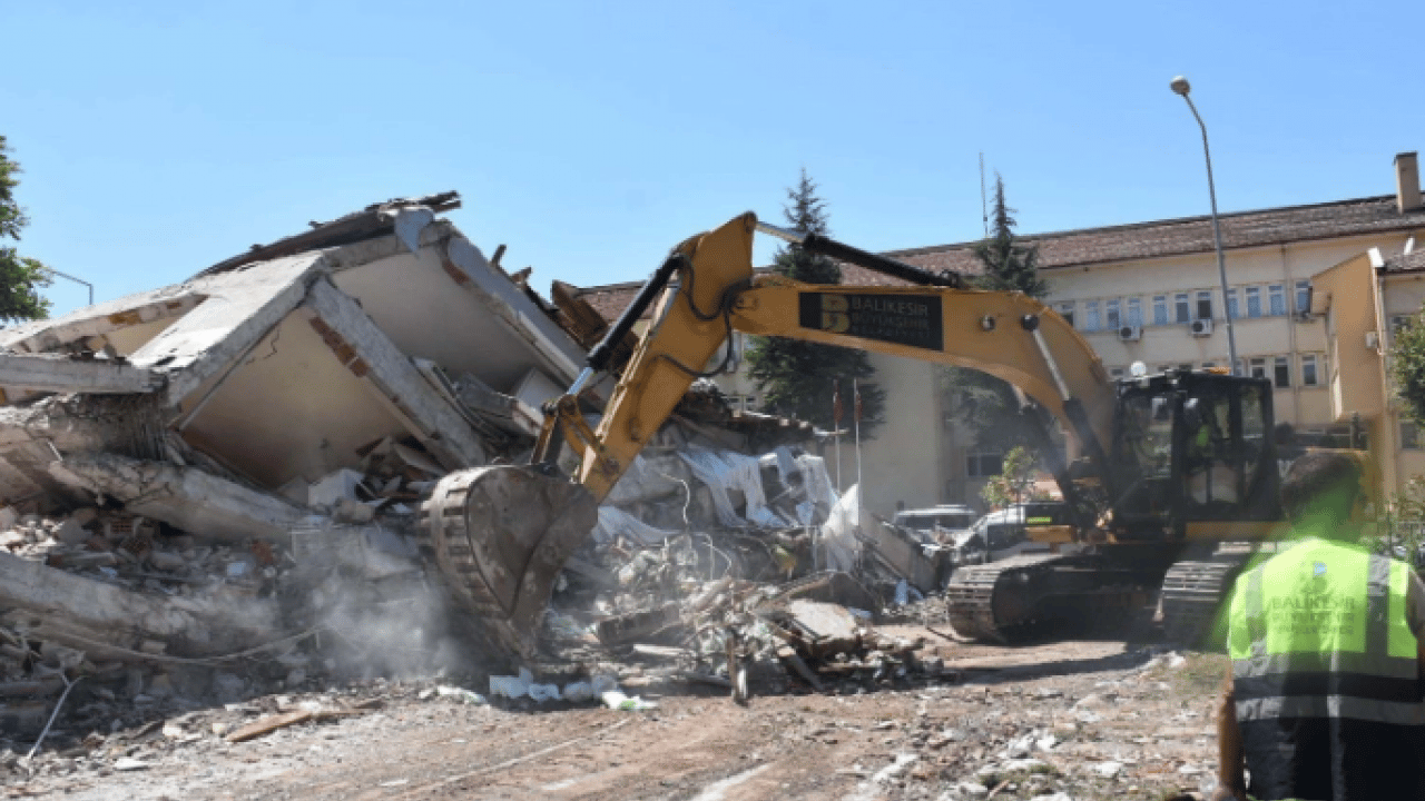 Foto - Uzmanından flaş açıklama! Sındırgı'da depremler devam edecek mi?