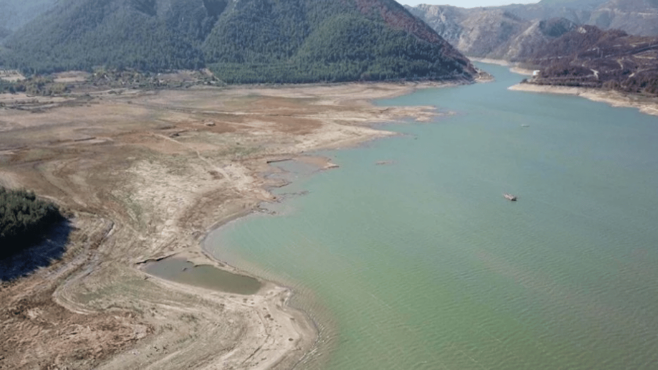 Foto - Uzmanından İzmir için kırmızı alarm! Yer altı su rezervleri de tükendi
