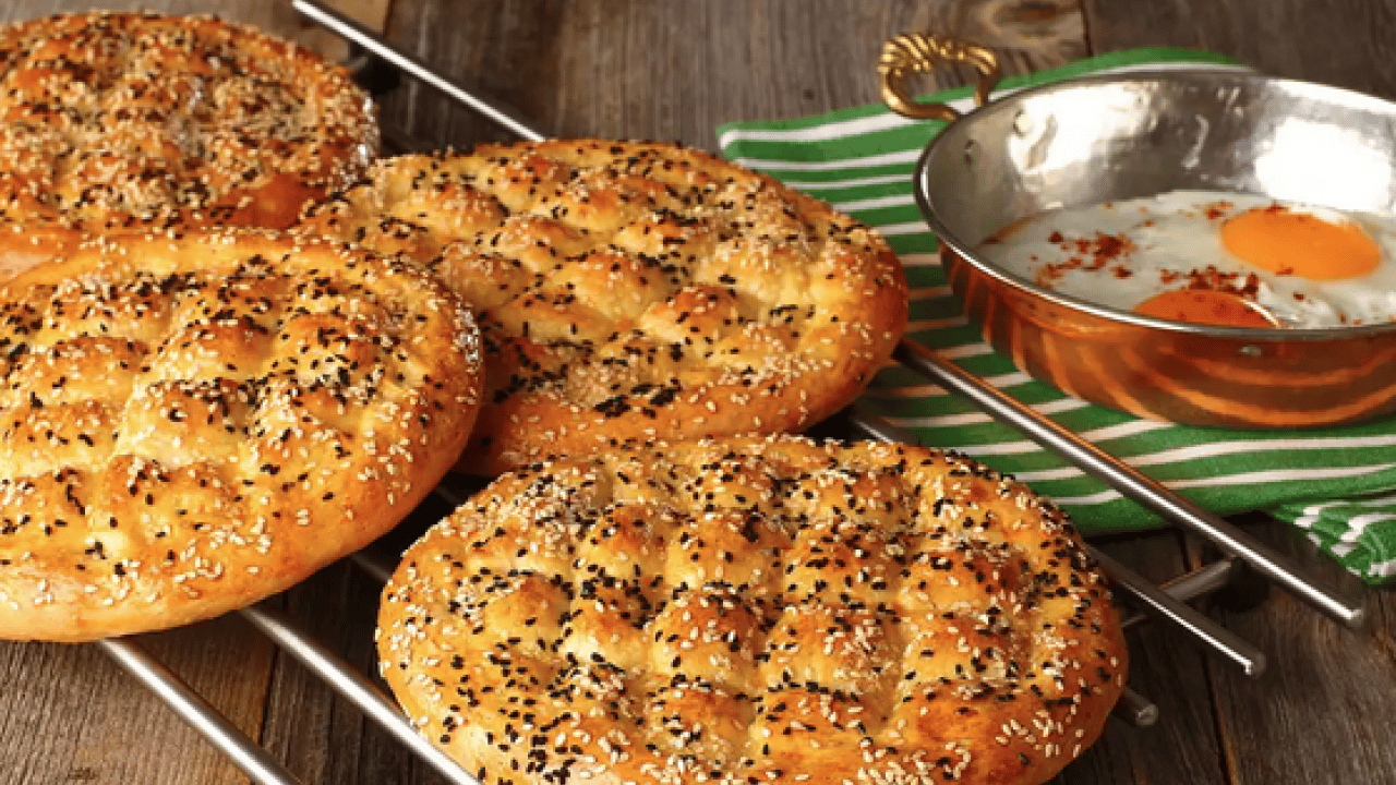 Uzmanından kilo uyarısı: Enerjiyi iftarda değil, sahurda alın! Pideyi avuç içi kadar tüketin...